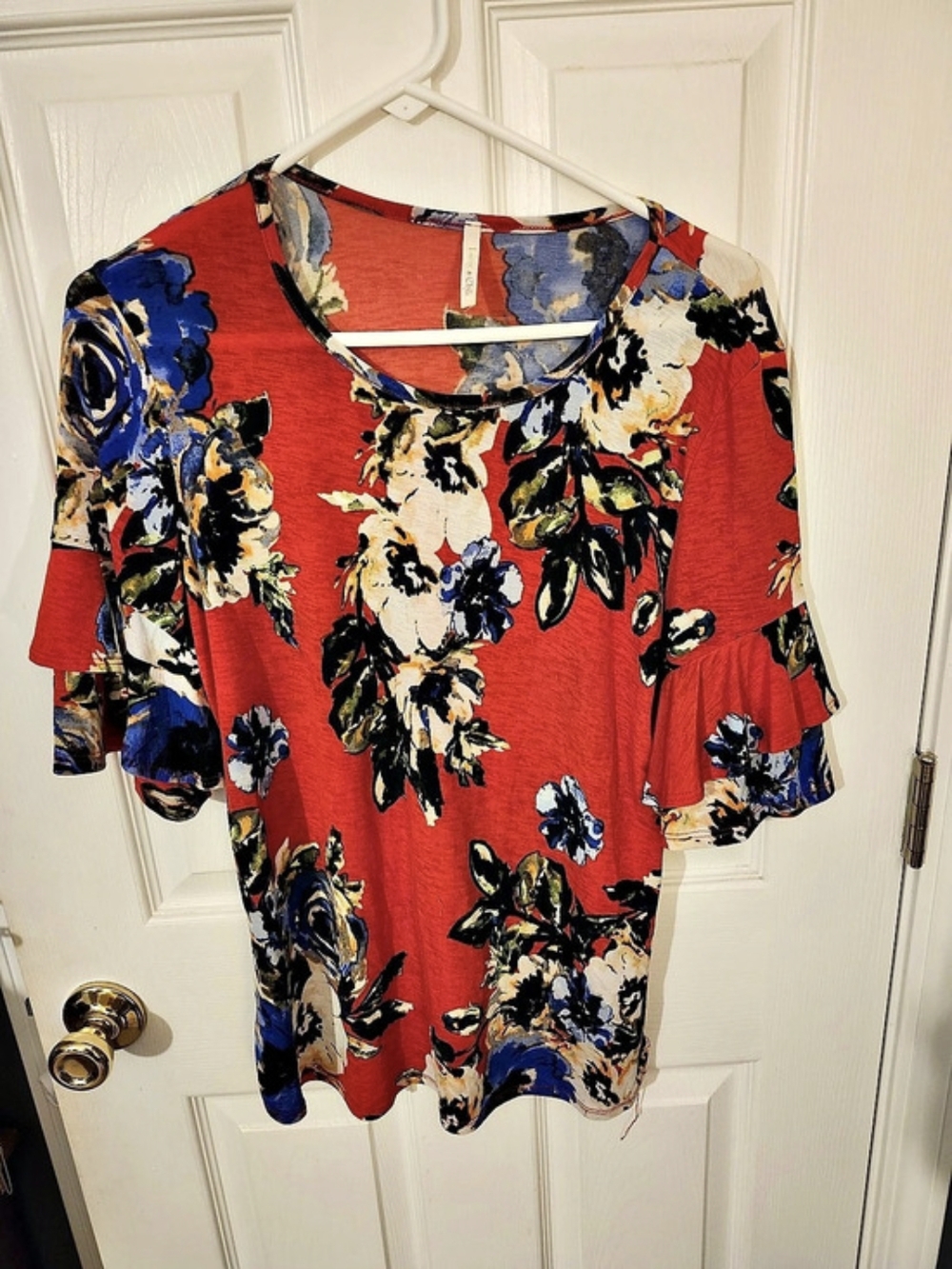 Wishlist Floral Short Sleeve Top in Red & Blue